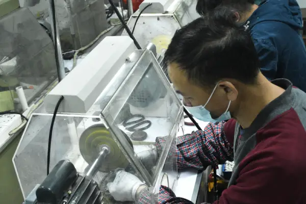 polishing jewelry polishing jewelry